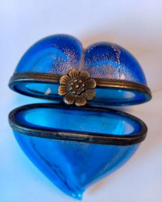originale porta gioiello cuore in vetro blu