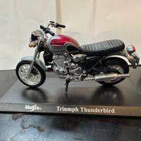 Modellino Maisto Triumph Thunderbird