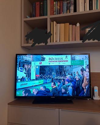 Televisione Telefunken 40"