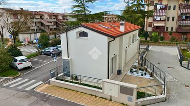 CASA INDIPENDENTE A SIGNA