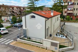 CASA INDIPENDENTE A SIGNA