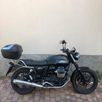 Moto Guzzi v7 II stone