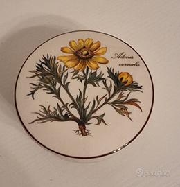 Scatola rotonda  in porcellana dipinta a mano 