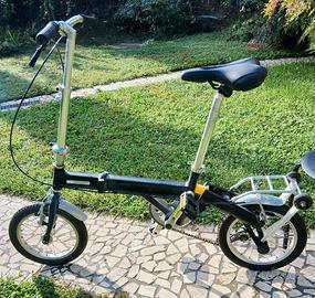 Bicicletta Raleigh pieghevole mai usata.