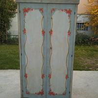 Armadio decorato a mano