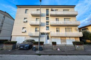 4 LOCALI A CASTELFRANCO DI SOTTO