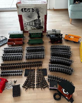 Set completo di modelli della ferrovia da giardino