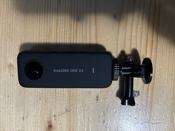 Insta 360 x2 pacchetto creator