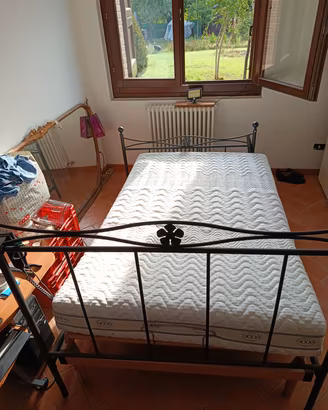 letto con rete motorizzata e materasso incluso