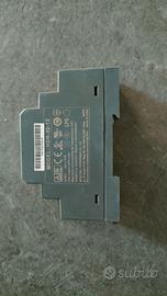 Alimentatore mean well input 100-240VAC output 12V