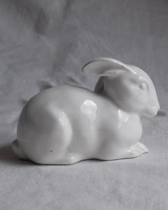 Coniglio in ceramica decorativo