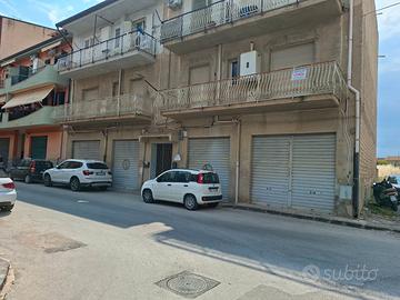 Appartamento app ristrutturato trav via palma