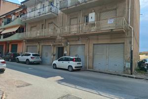 Appartamento app ristrutturato trav via palma