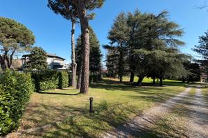 Terreno edificabile in Inverigo 740 mq