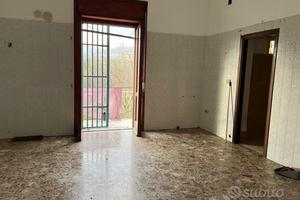 Locale commerciale fronte strada