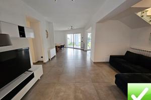 Splendida Villa Arredata Con Giardino Condera