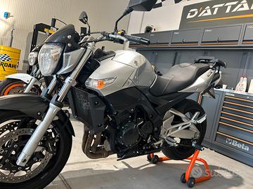 Suzuki Gsr 600