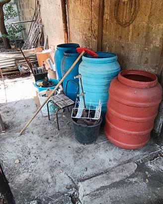 4 fusti di plastica ( contenitori ciliege)