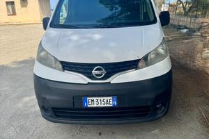 NISSAN NV200