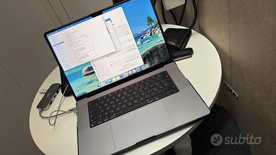 apple MacBook pro M2 16” nuovo 17 cicli di carica