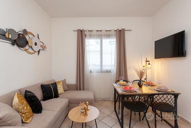 Il tuo rifugio moderno tra mare e città