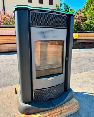 stufa a pellet EDILKAMIN modello FOX 2 10 kW