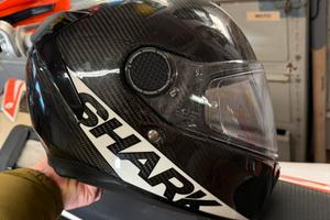 Casco shark spartan carbon