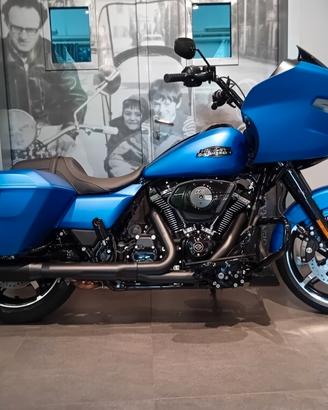 Harley-Davidson Road Glide black finish