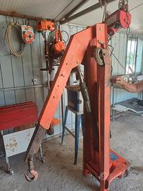 Gru meccanica e transpallet 