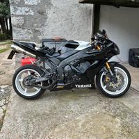 R1 yamaha