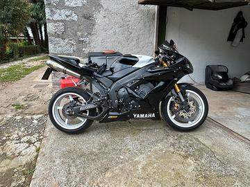 R1 yamaha