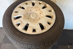 Cerchi originali vw in ferro con gomme invernali