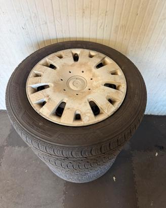 Cerchi originali vw in ferro con gomme invernali