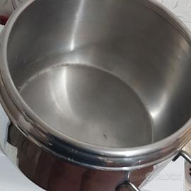 pentola a pressione 5 lt mai usata  € 20