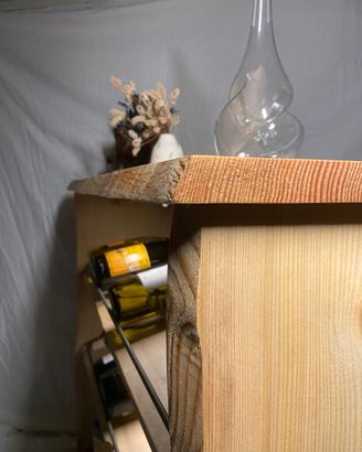 Cantina  artigianale in legno massello di abete