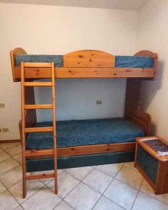 Letto a castello + comodino + scrivania  