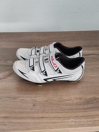 Set casco e scarpette