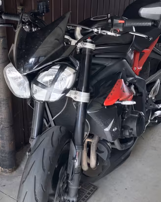 TRIUMPH STREET TRIPLE 675 R ABS