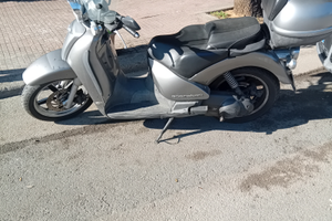Scooter scarabeo 250