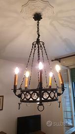 Lampadario in ferro stile mediavale