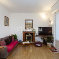 3 LOCALI CON BALCONE