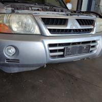 Paraurti anteriore MITSUBISHI PAJERO del 2005