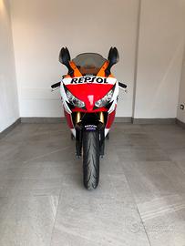 Honda cbr 1000 rr fireblade repsol 2015