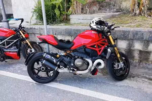 Ducati Monster 1200 S