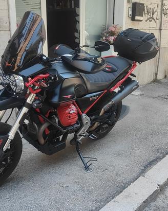Moto Guzzi V85TT evocative