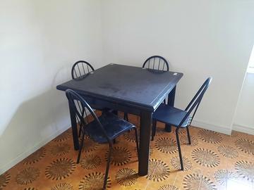 Soggiorno  + tavolo con sedie 