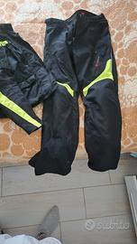 pantaloni e giacca da moto dainese