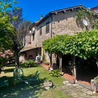 Casale con giardino ad un'ora da Roma