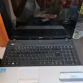 Acer 15.6" HD LED LCD 8GB DDR3 Memory portatile
