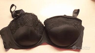 Reggiseno nero H&M con pizzo.